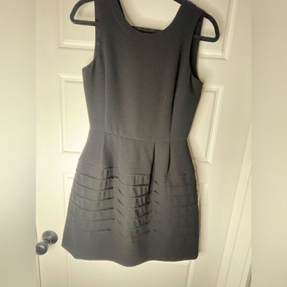 black sleeveless mini dress